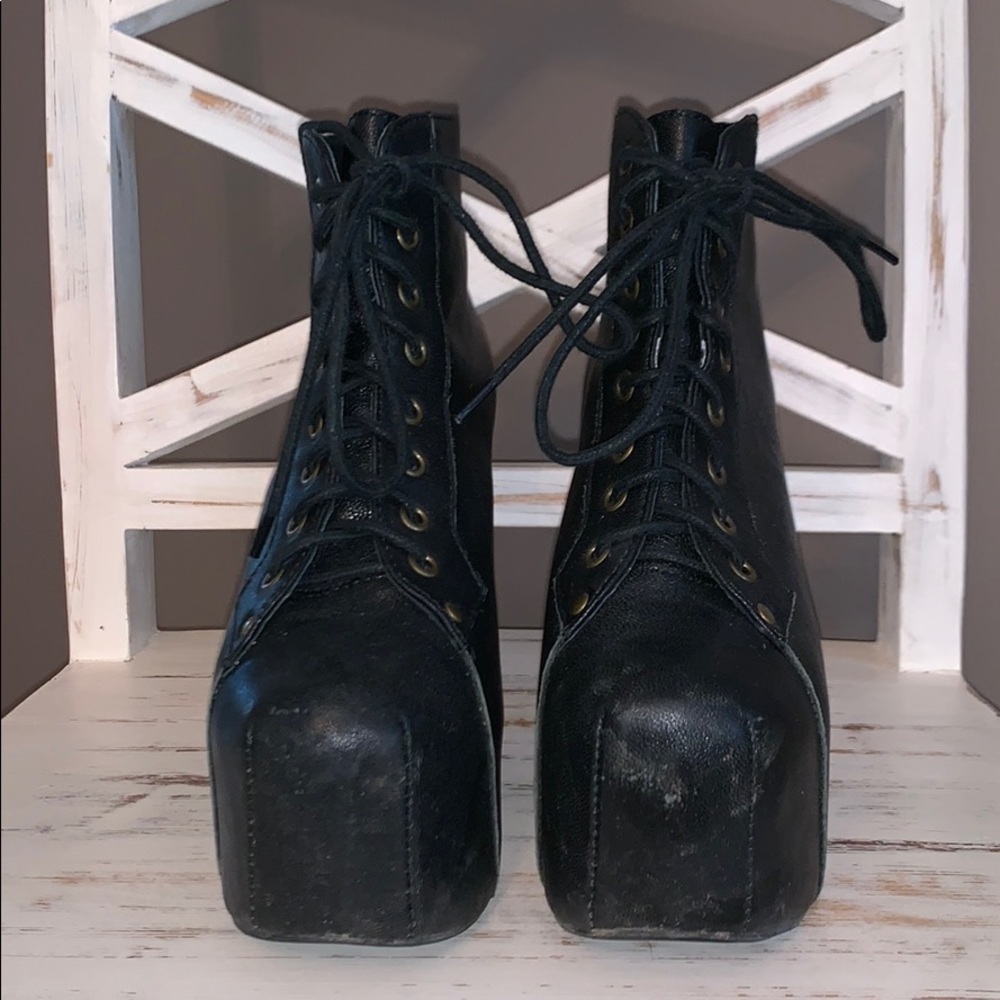 Platform boots
